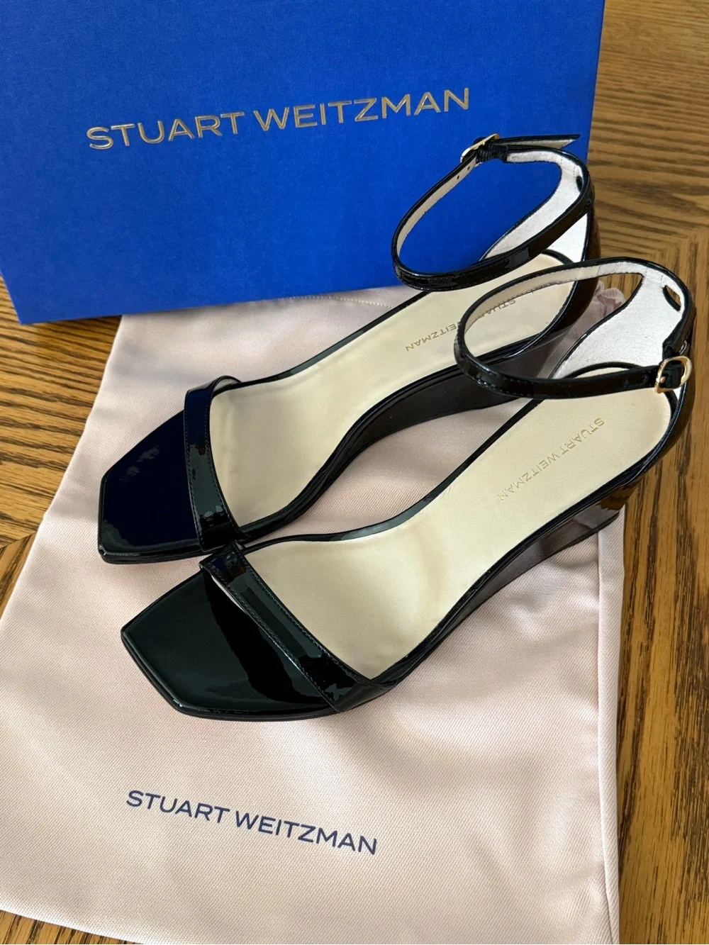 STUART WEITZMAN Nudistcurve 50 Patent Wedge Sandal - Black - Picture 10 of 12